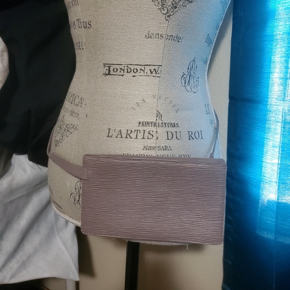 Louis Vuitton PEPPER EPI ROCHELLE BELT BAG - Picture 3 of 17